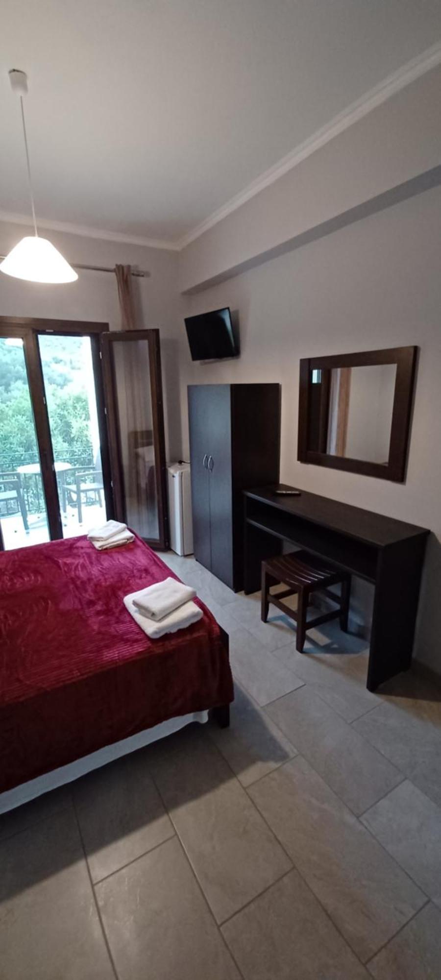Tsanis Parga Quarto foto